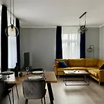 Lemon Pepper Apartment *