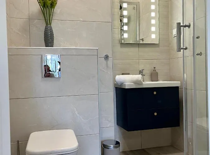 Apartment Lemon Pepper *