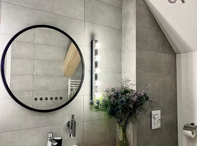 Lemon Pepper Apartment